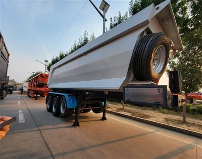 Treler Dump Tipping Belakang di Arab Saudi